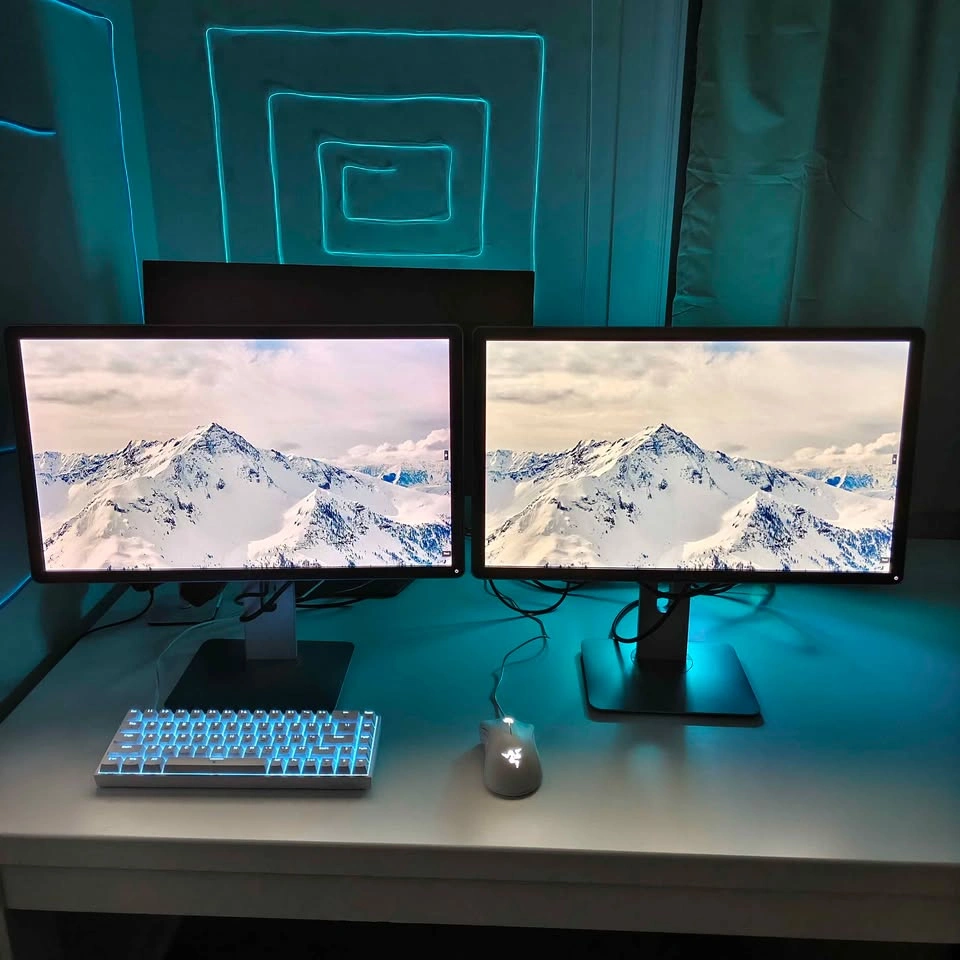 2 DELL IPS Monitors: Amazing Bright Screen - photo 2
