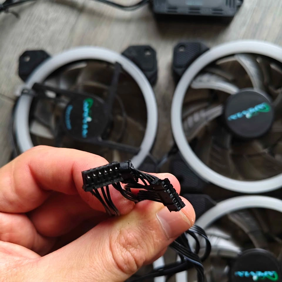 🎮 RGB Case Fans 4-pack with Hub - photo 4