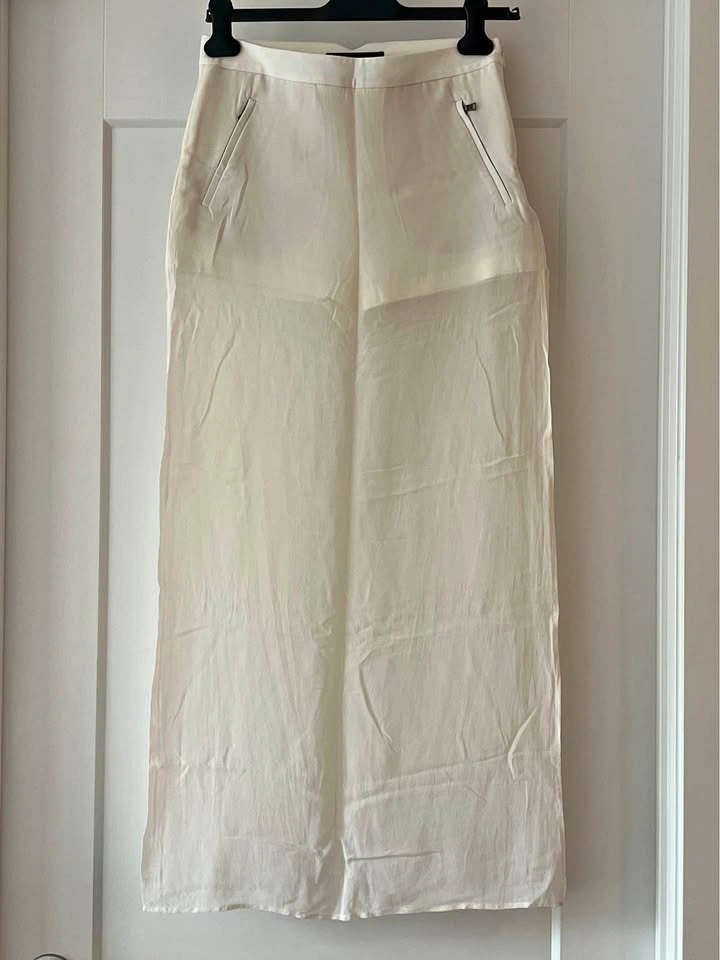 BCBGMAXAZRIA Off White Shorts
