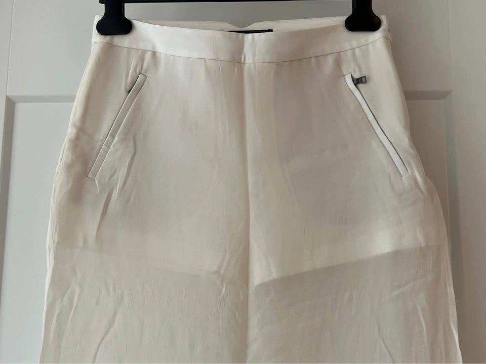 BCBGMAXAZRIA Off White Shorts - photo 2