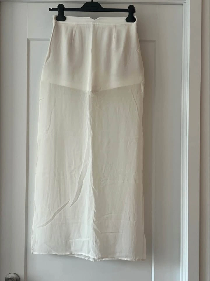 BCBGMAXAZRIA Off White Shorts - photo 4