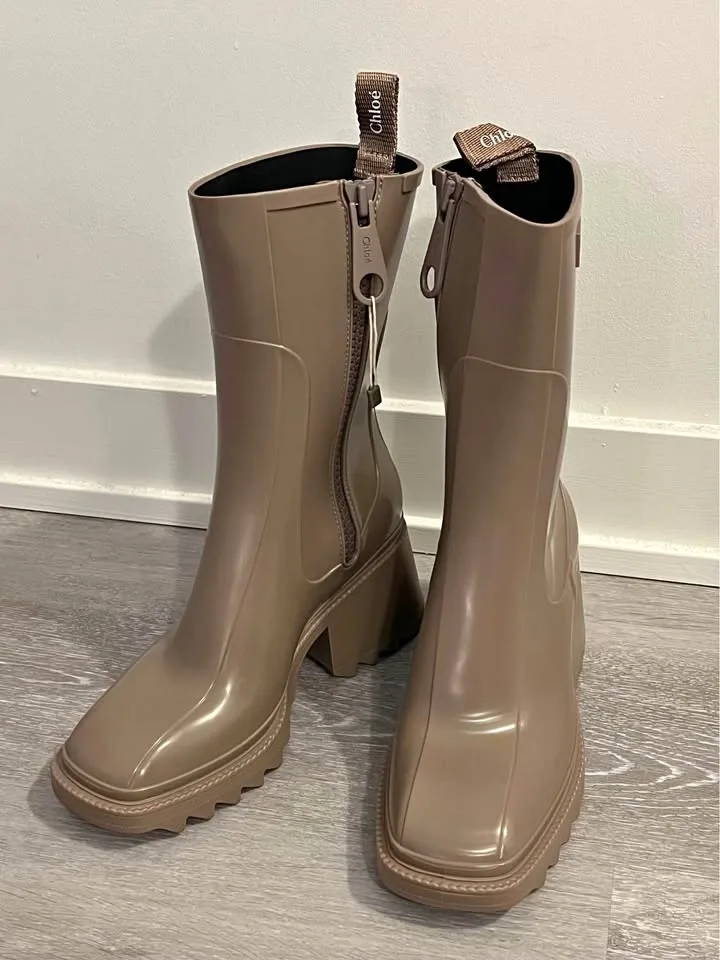 BNIB Chloe Betty Rain Boots (Full Box)