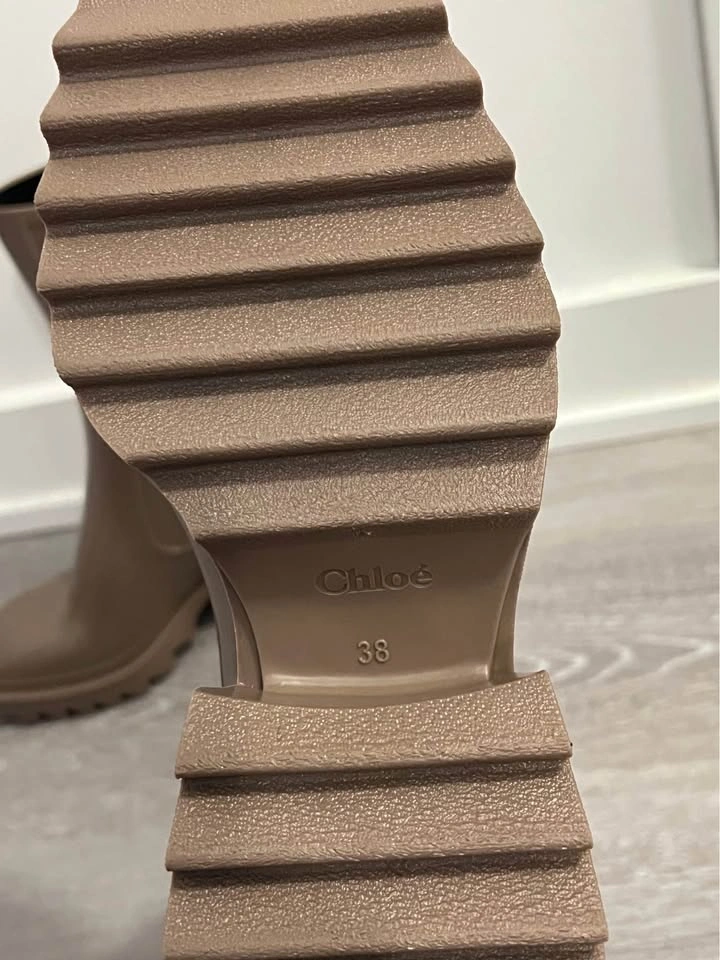BNIB Chloe Betty Rain Boots (Full Box) - photo 4