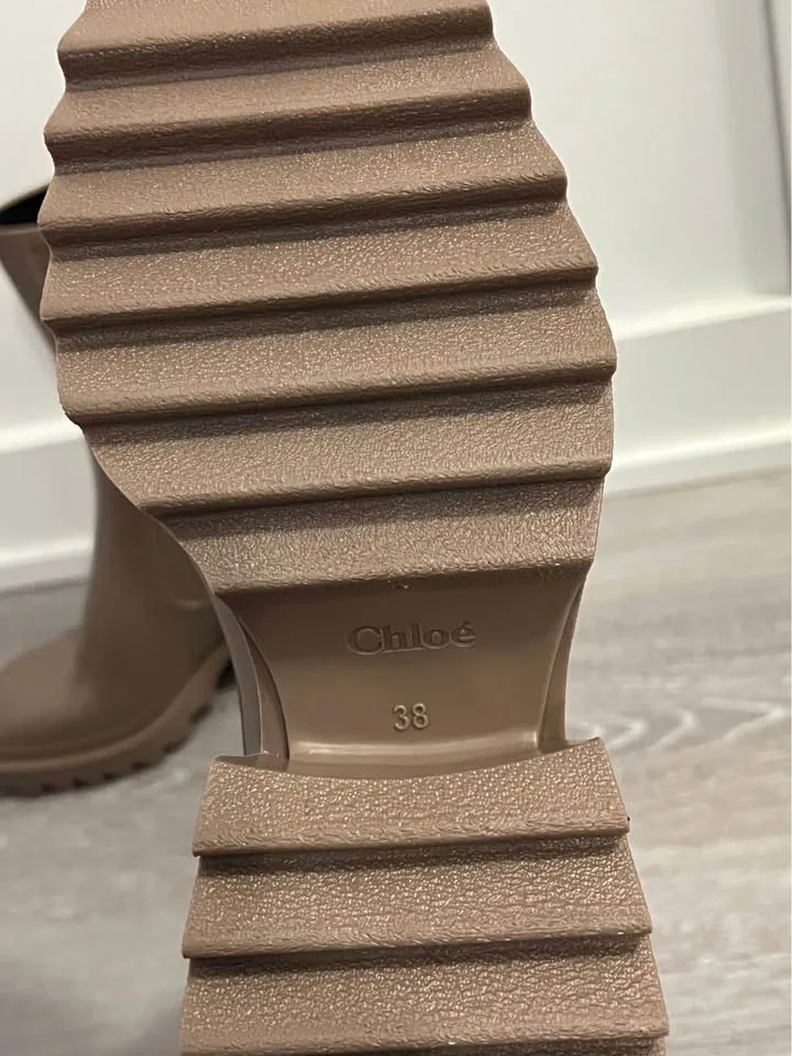 BNIB Chloe Betty Rain Boots (Full Box) - photo 4