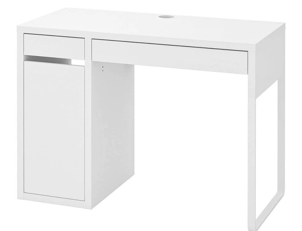 Desk x2 (I have two of the same kind) [1 for $120]