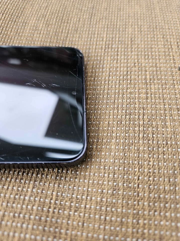 Samsung Galaxy s22 - photo 4