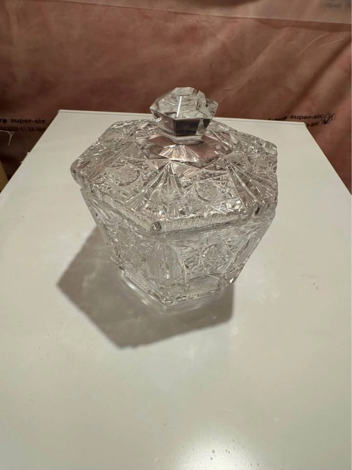 Hexagonal Cut Crystal Lidded Serving Dish - photo 2