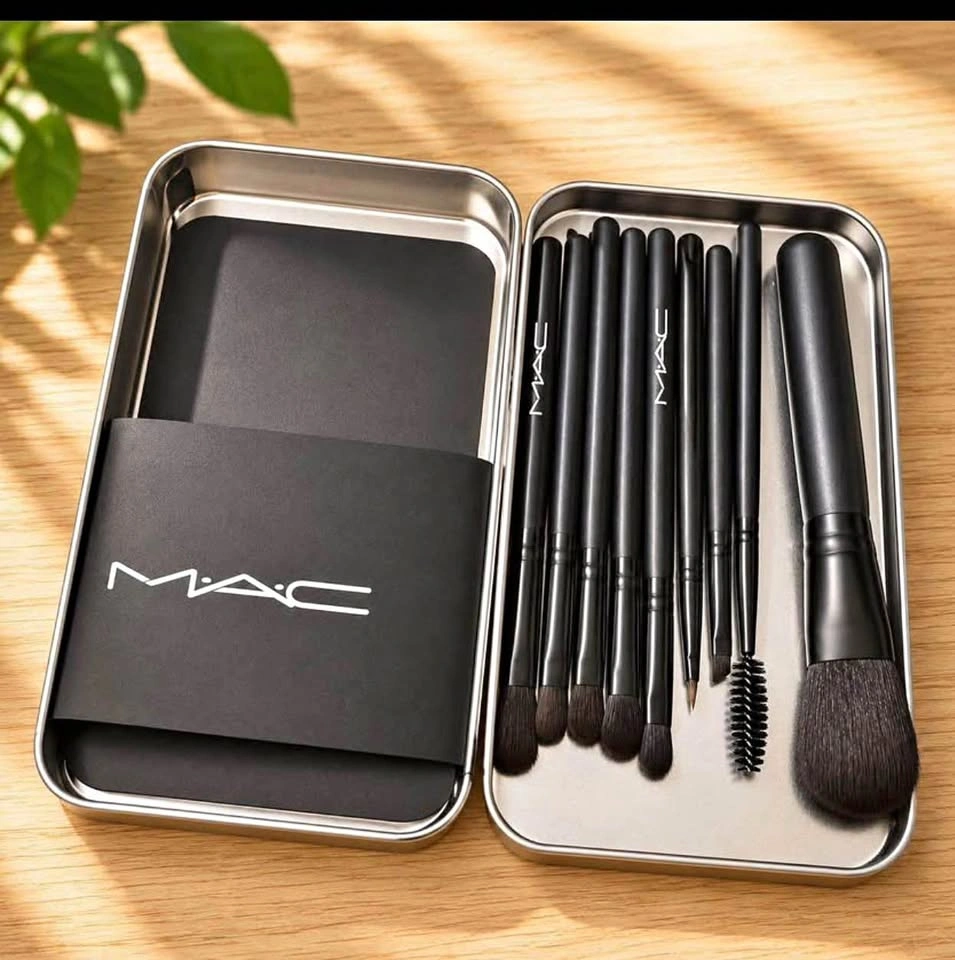 MAC 9-Piece Makeup Brush Set