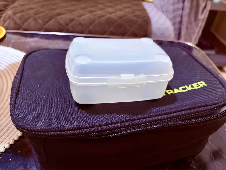 Tracker Lunch Bag with Containers – Excellent Condition - photo 3