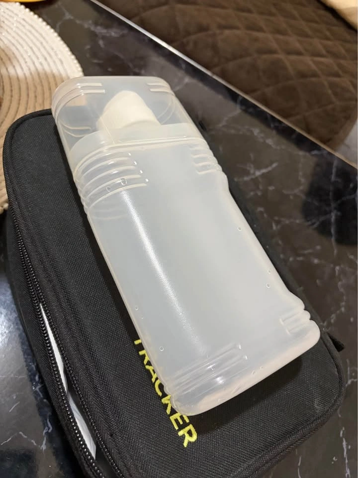 Tracker Lunch Bag with Containers – Excellent Condition - photo 5