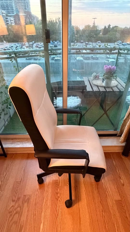 White and Black Office Chair - photo 2