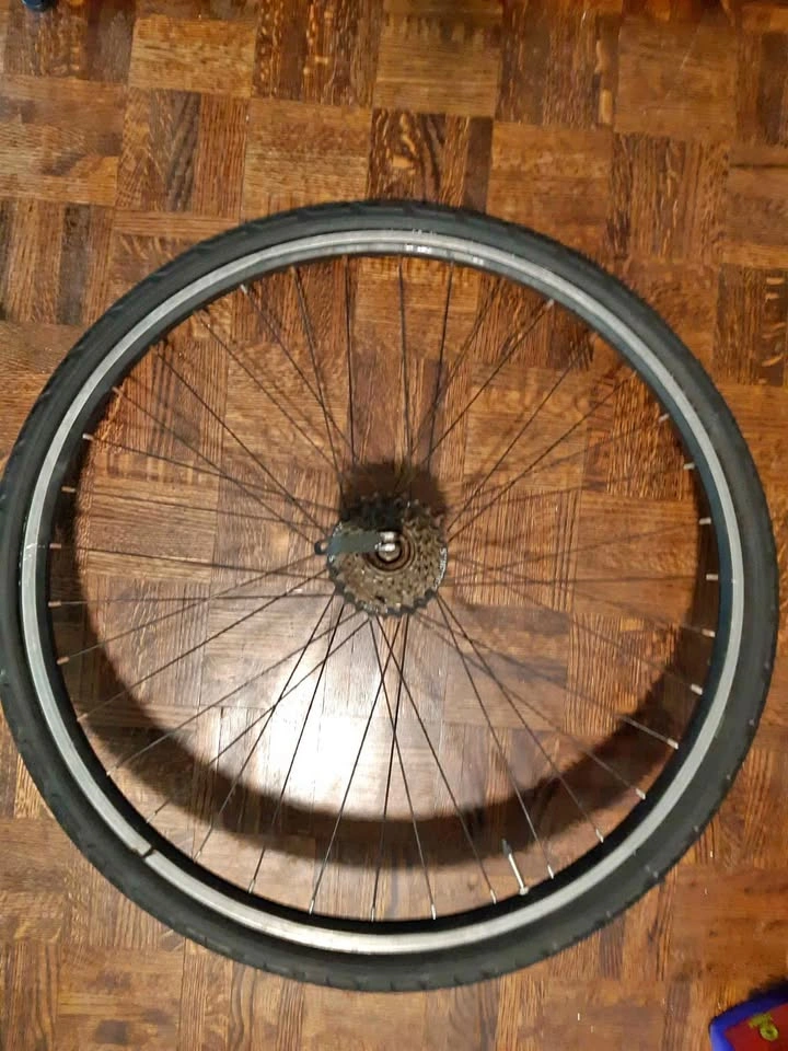 Shimano 700x40C Rear Bicycle Wheel