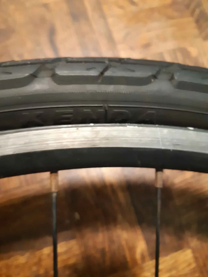 Shimano 700x40C Rear Bicycle Wheel - photo 3