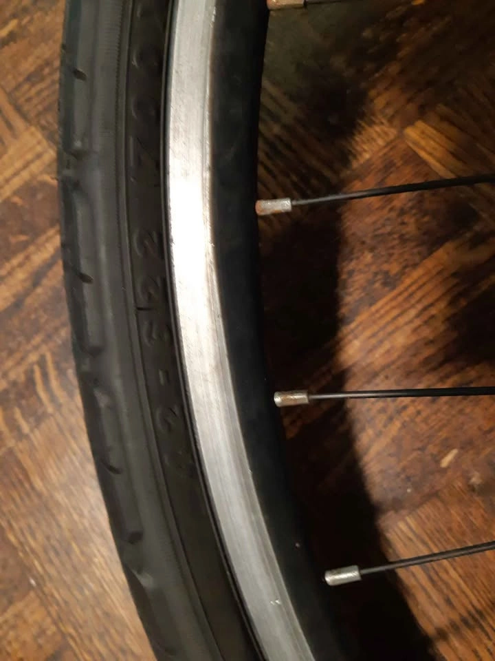 Shimano 700x40C Rear Bicycle Wheel - photo 5