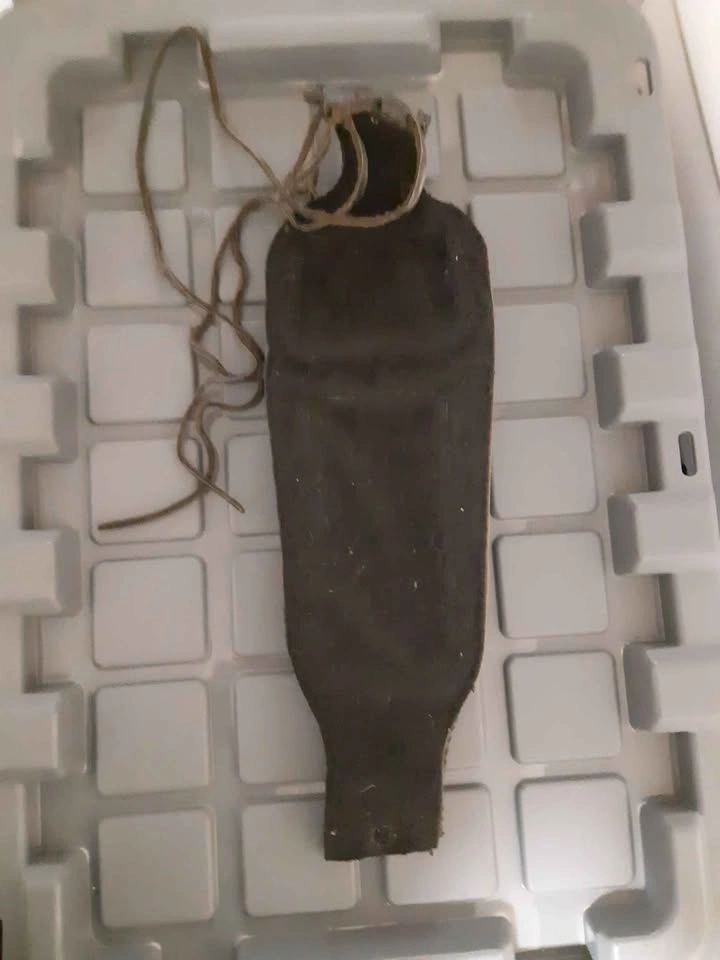 Black Leather Motorcycle Tank Bib - photo 3