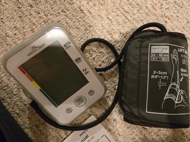 Blood pressure monitor - photo 2