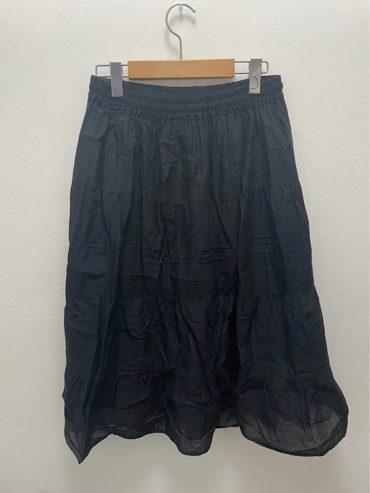 Black Tiered Skirt with Lace and Ribbon Detail - photo 2