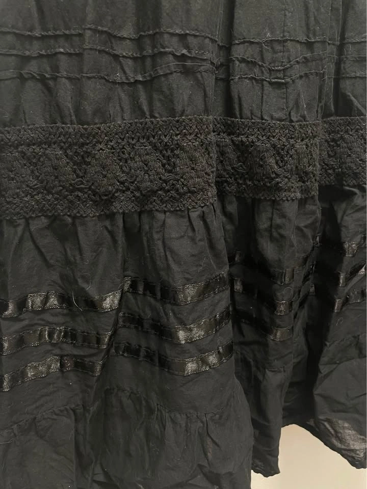 Black Tiered Skirt with Lace and Ribbon Detail - photo 3