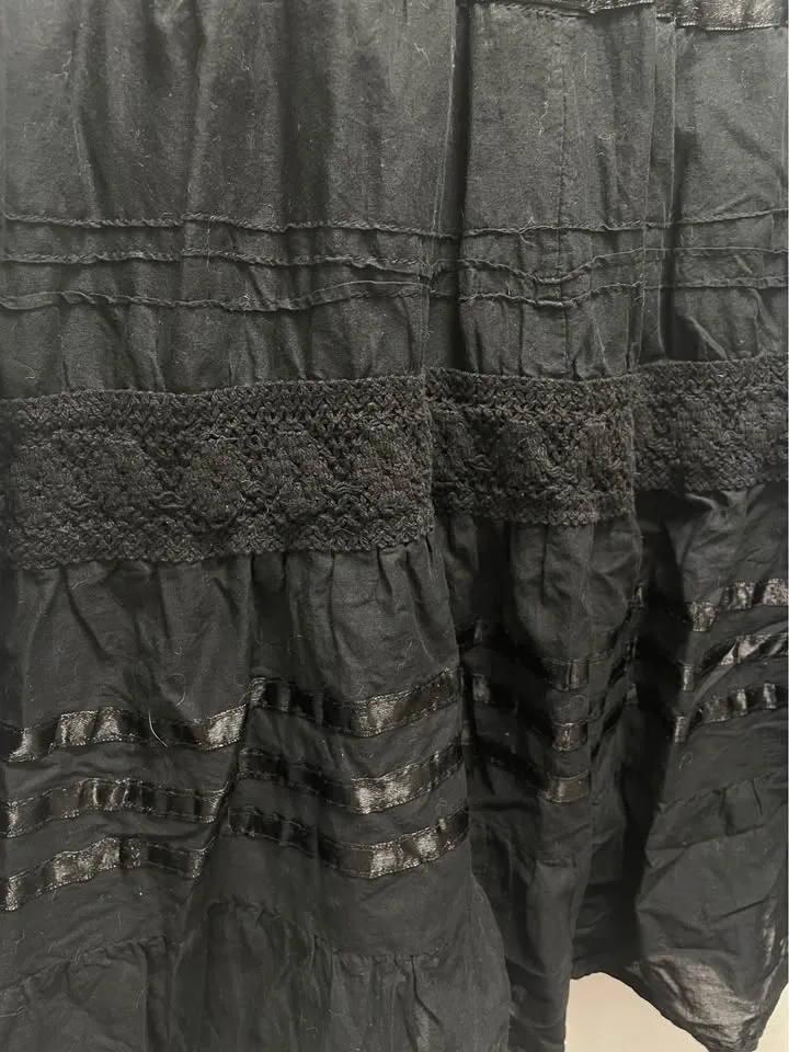 Black Tiered Skirt with Lace and Ribbon Detail - photo 4