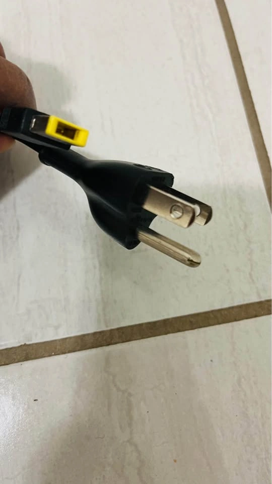 Lenovo charger - photo 3