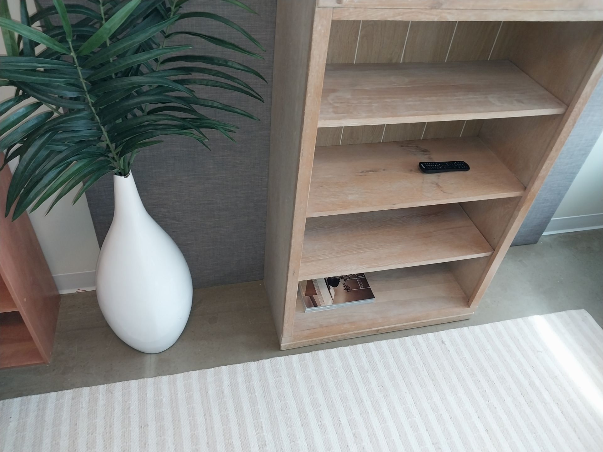 Stanley Furniture Bookcase - photo 5