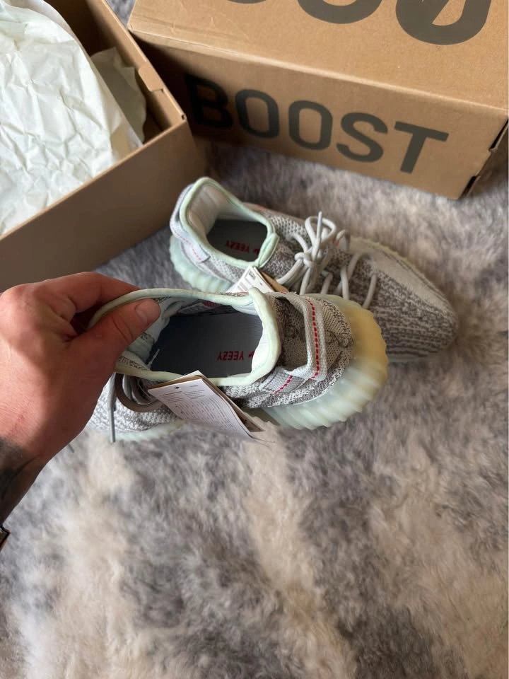 Yeezy Boost 350 V2 'Blue Tint' Size 9 - Brand New - photo 3