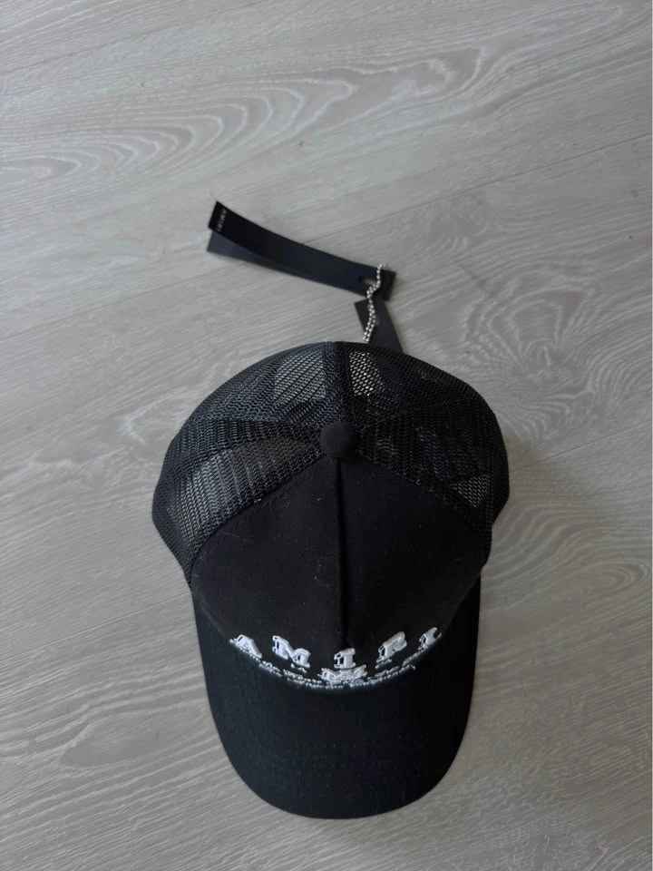 Amiri Varsity Trucker Hat Black Condition 9/10 - Authentic - photo 2