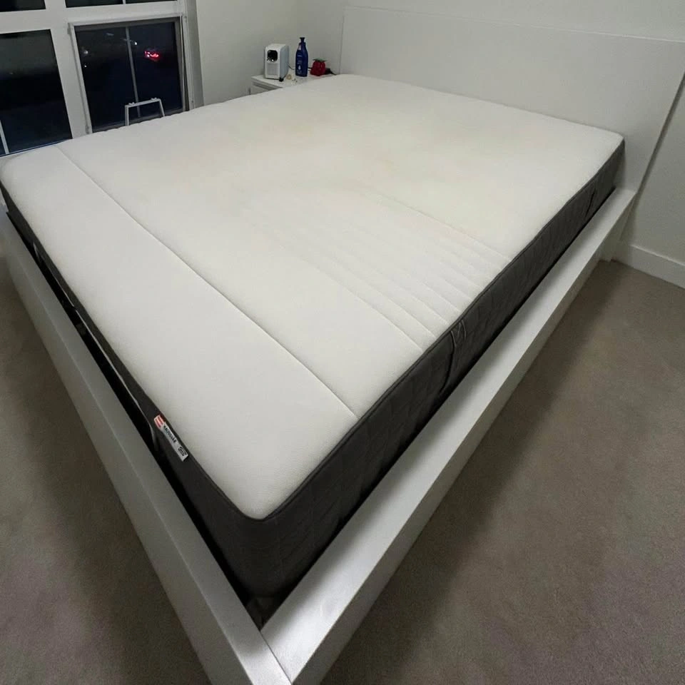 Urgent Sale: Ikea HAUGSVÄR Hybrid Queen mattress, firm - photo 3