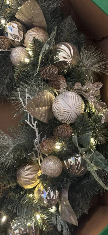 Pre-Lit 50 LED Light - Wreath - Quick Sale - photo 3