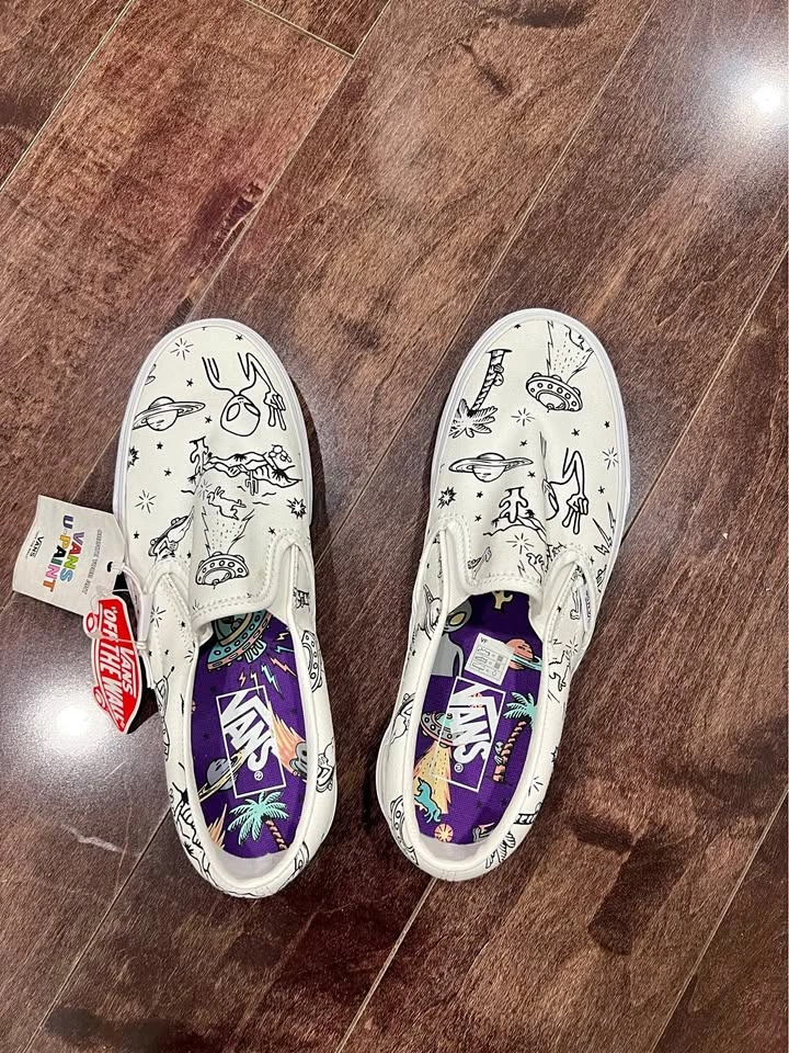 Vans U-Paint Alien Slip-on Shoes M7/W8.5