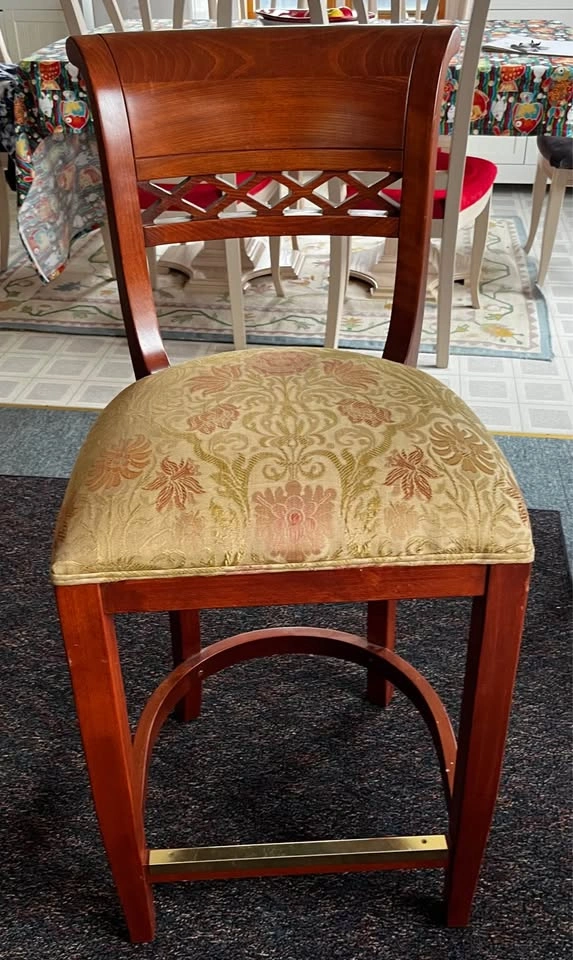 Bar/Breakfast table and 3 stools - photo 4