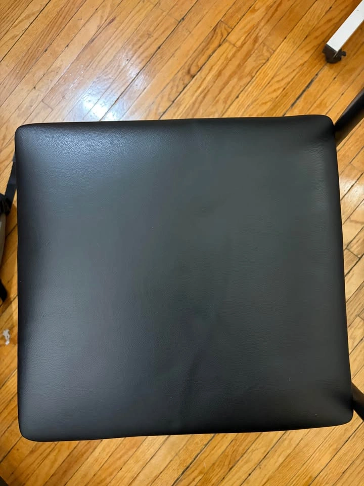 Black leather chair - photo 3