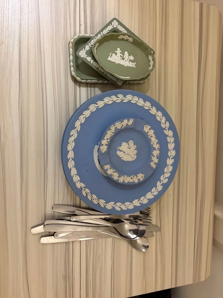 Wedgwood Plates - photo 2