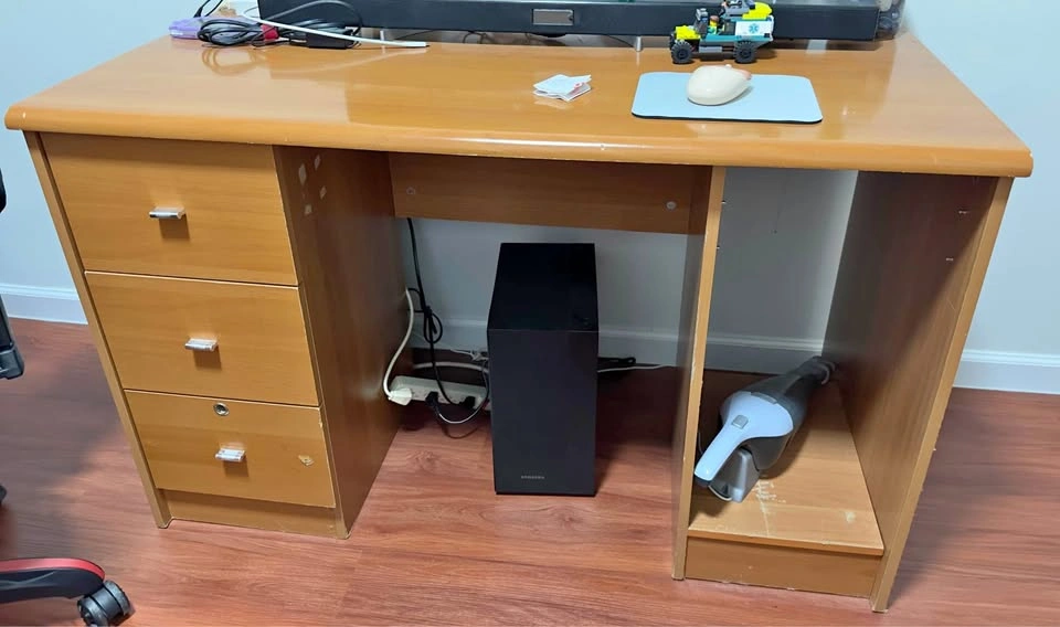 Wooden computer desk with drawers