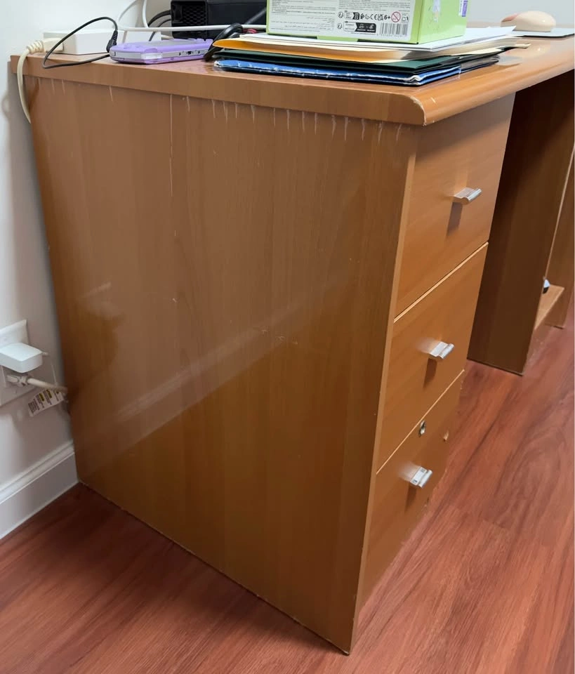 Wooden computer desk with drawers - photo 3