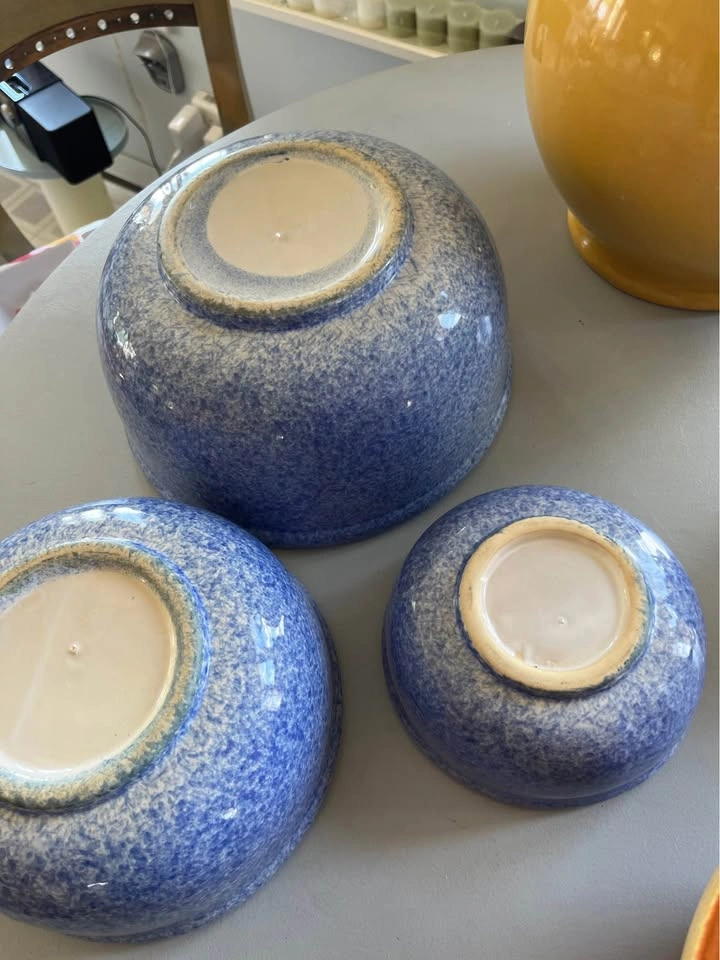 REDUCED. Collection of pottery pieces.. one piece gone - photo 3