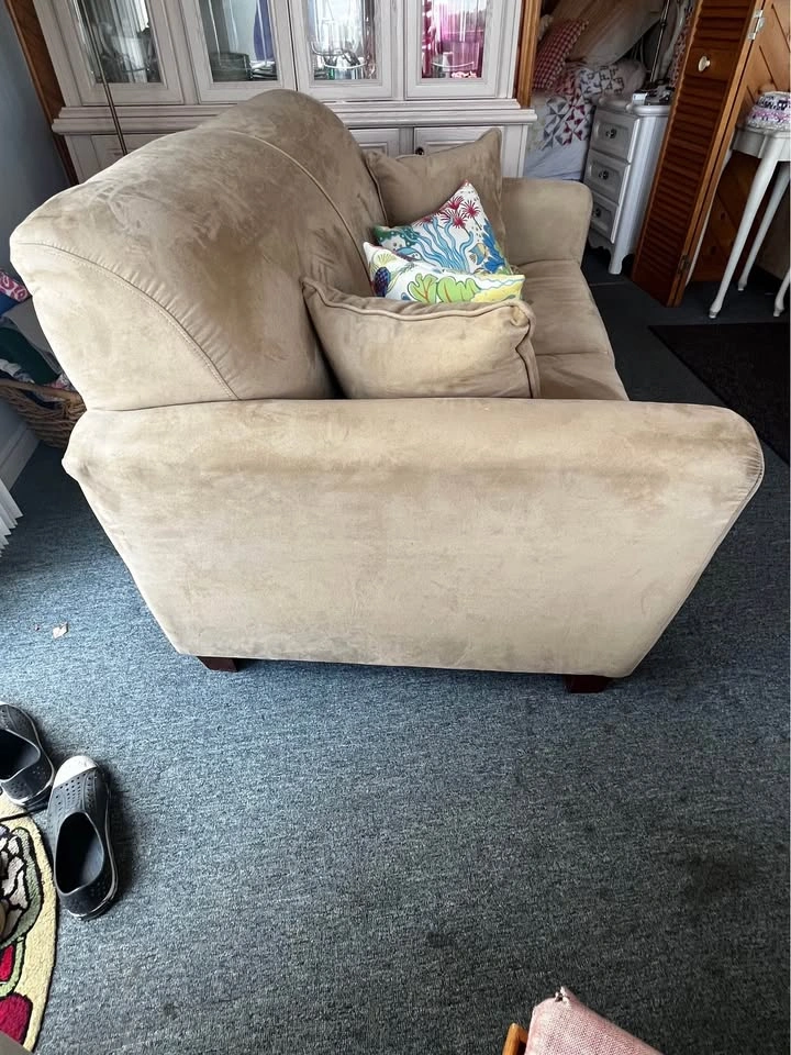 Comfy Loveseat - photo 3