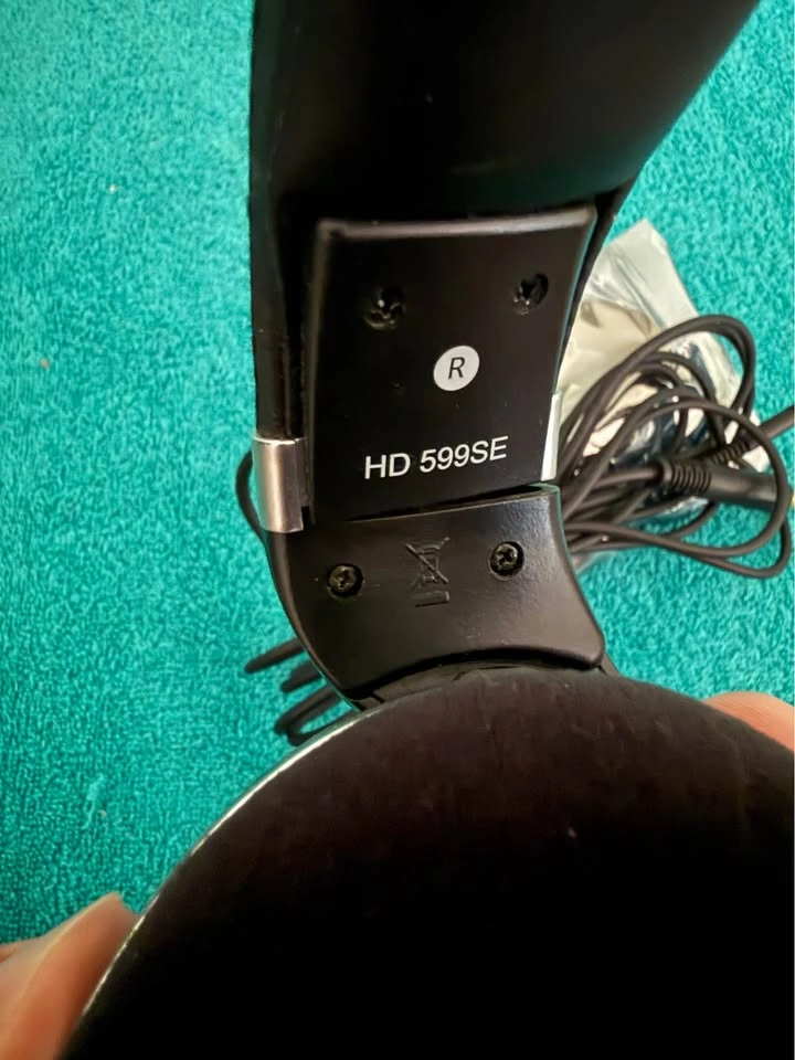 Sennheiser HD 599SE Headphones - photo 4