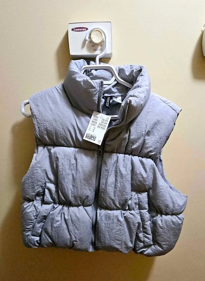 Woman's Winter Puffy Vest