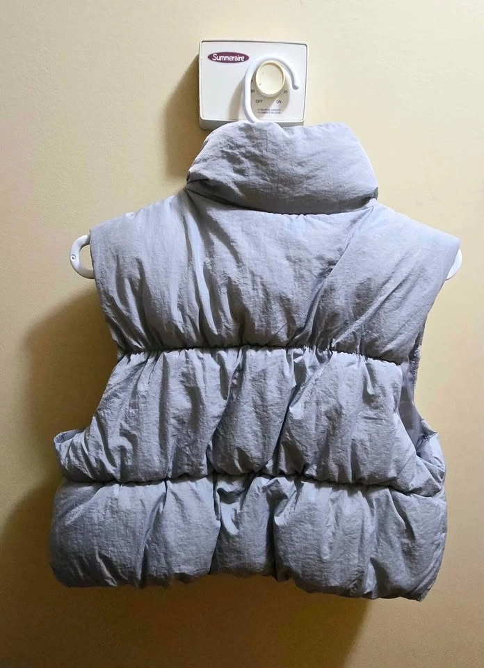 Woman's Winter Puffy Vest - photo 2