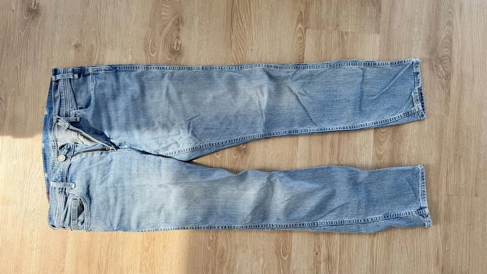 Levi's Red 502 Regular Taper Jeans (Light Wash) - Size 30x32 - photo 4