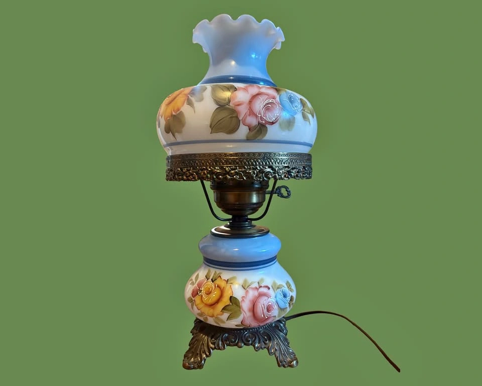 Vintage hand painted gone with the wind, hurricane lamp