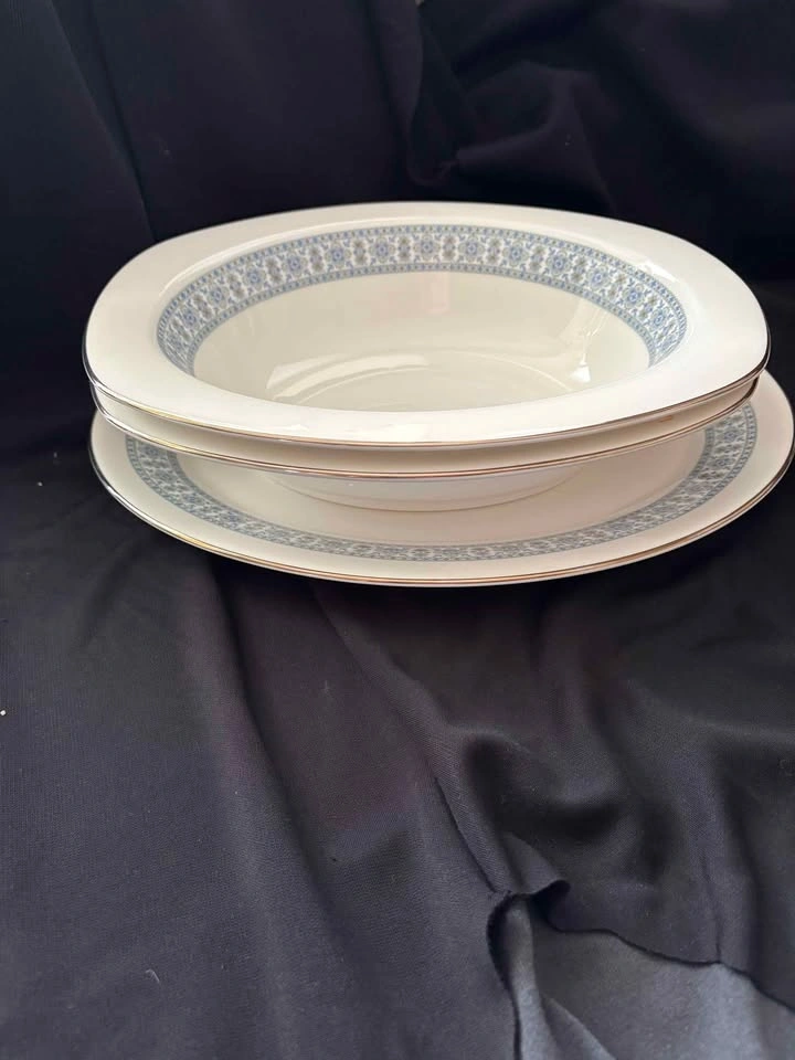 Vintage Royal Doulton Bone China Floral Tea/Dinner Set - photo 2