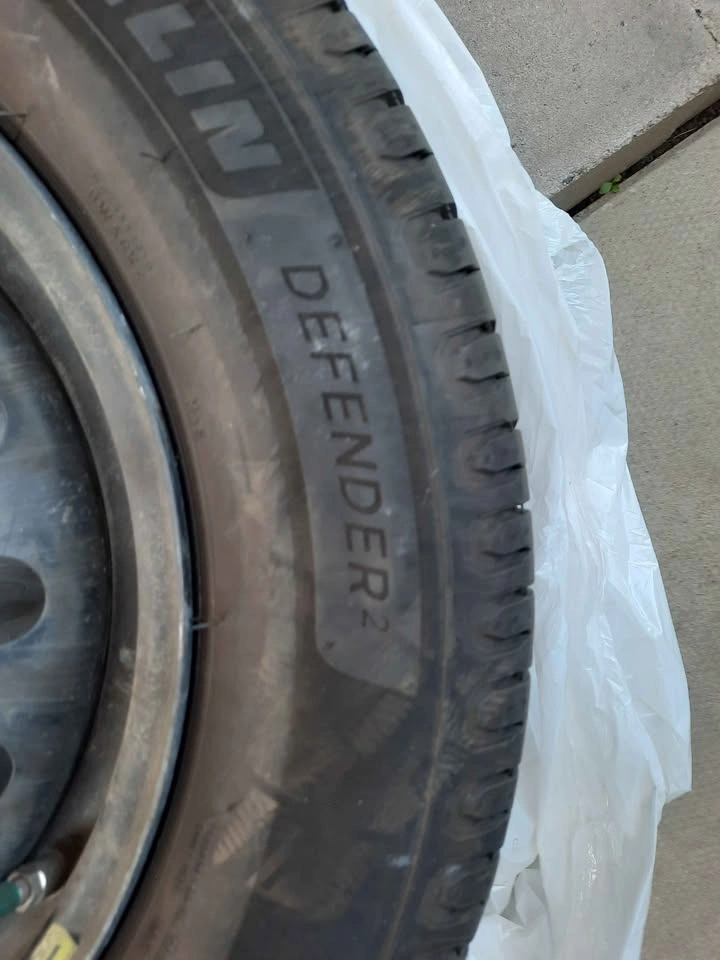 (4x) Michelin Defender2 Toyota Tires & Rims (215/65R 16) - photo 5