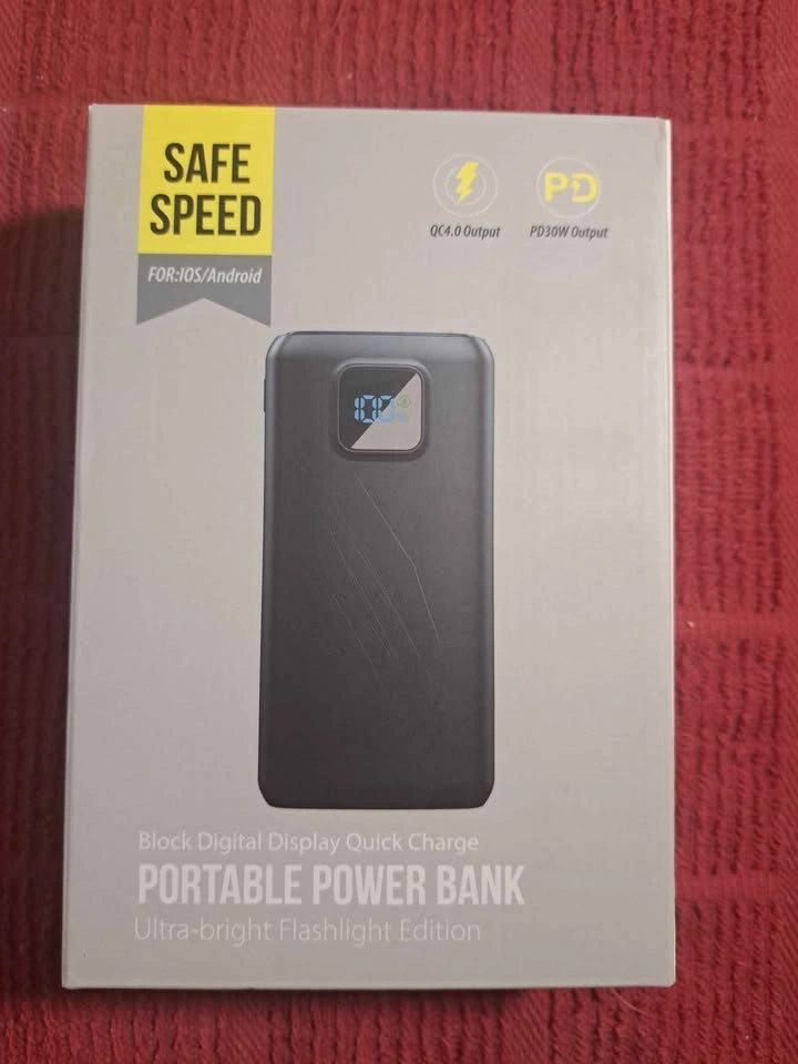 PORTABLE POWER BANK PD/30W/40000mAh - photo 2