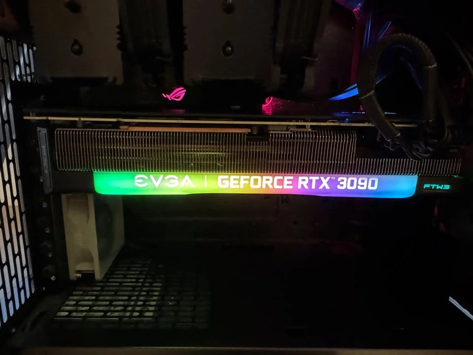 EVGA RTX 3090 FTW3 ULTRA 24GB GDDR6X (Excellent Condition) - photo 4