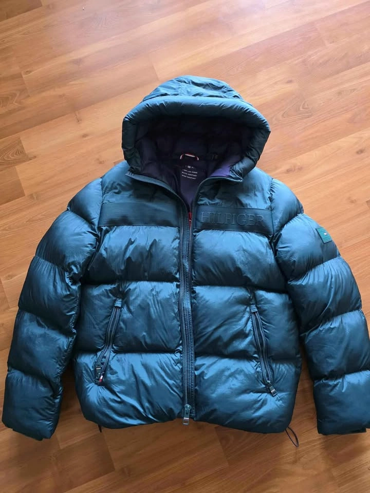 Tommy Hilfiger men's hooded puffer jacket size Medium