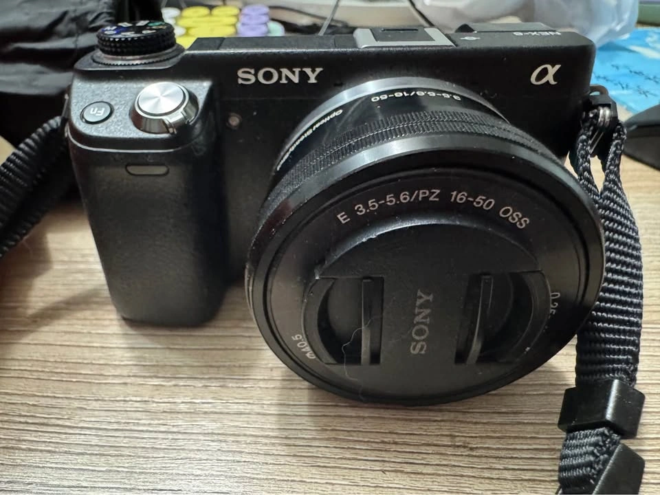 Sony NEX-6 Mirrorless Camera Kit - photo 2