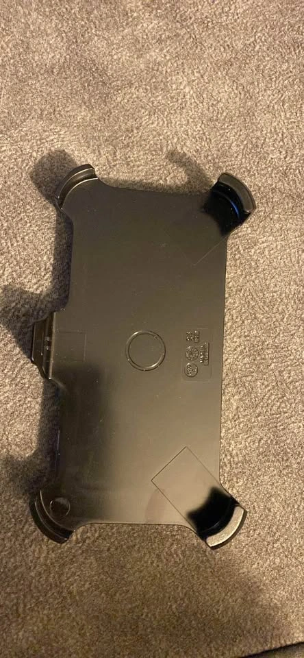 Otterbox Defender belt clip - photo 2