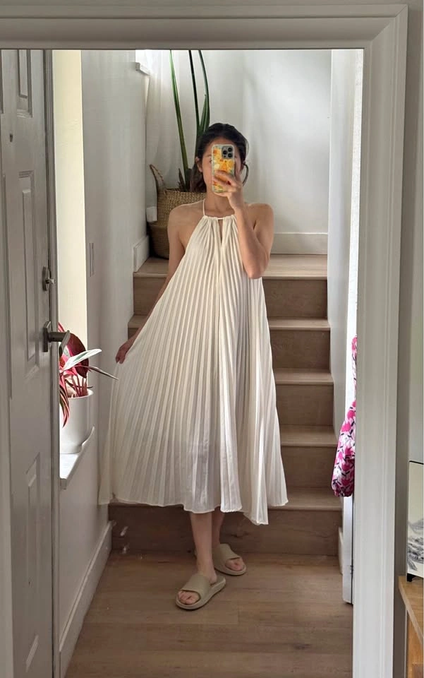 ✨ White Pleated Halter Backless Dress ✨